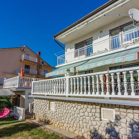 Apartments Budzyn Novi Vinodolski Exterior photo