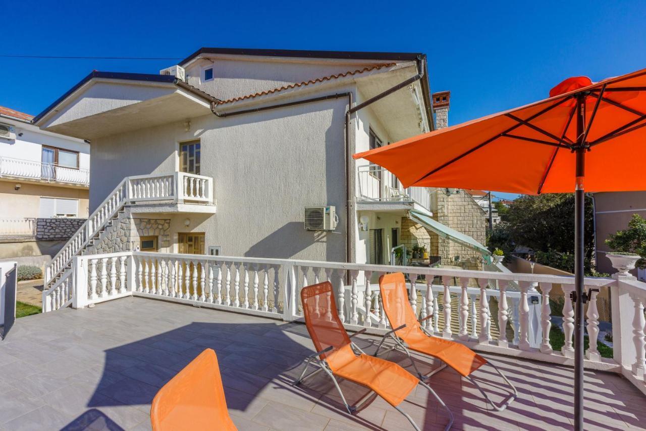Apartments Budzyn Novi Vinodolski Exterior photo