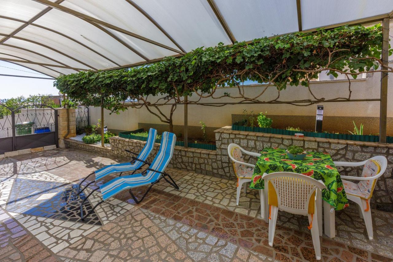 Apartments Budzyn Novi Vinodolski Exterior photo