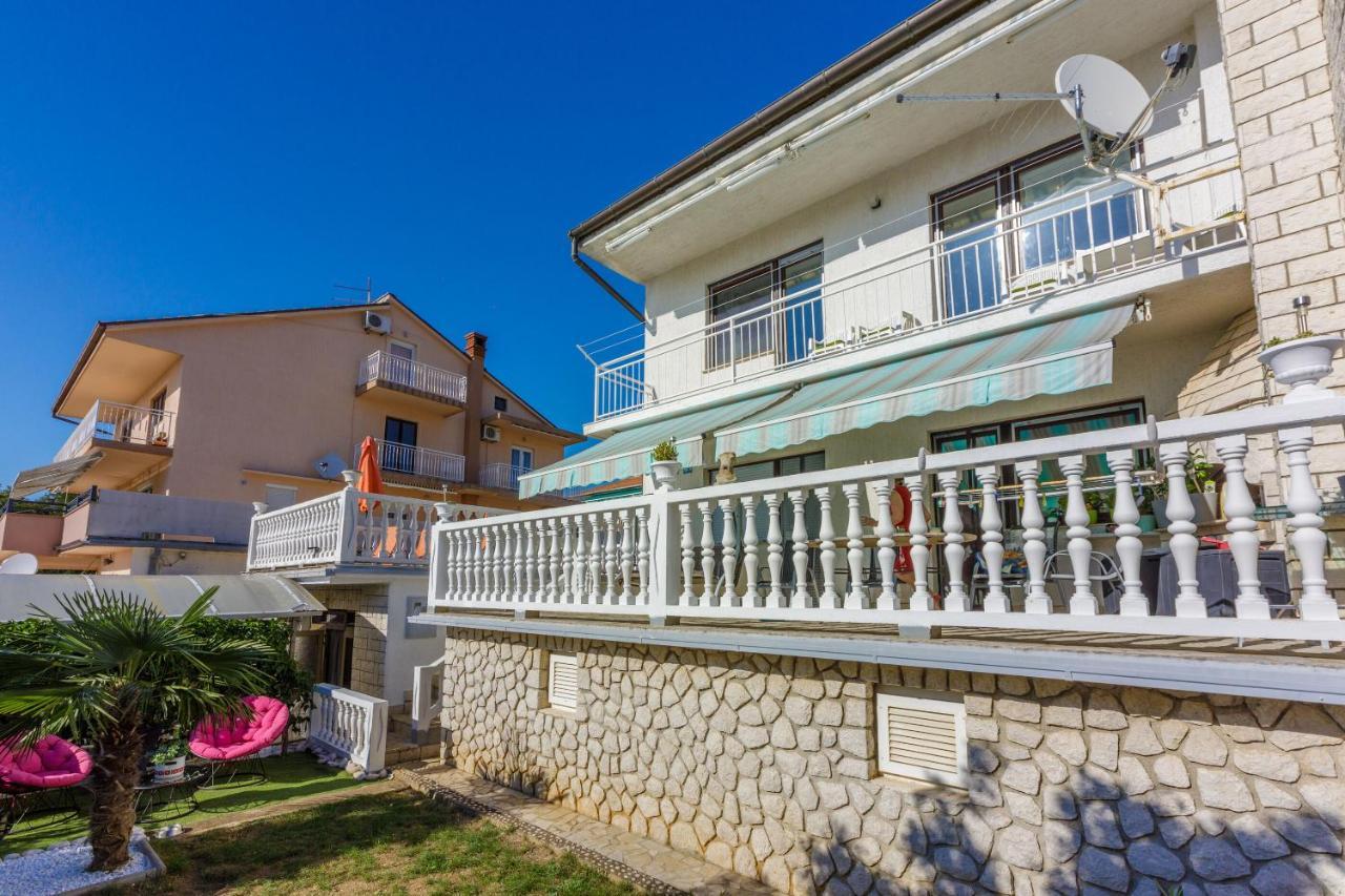 Apartments Budzyn Novi Vinodolski Exterior photo